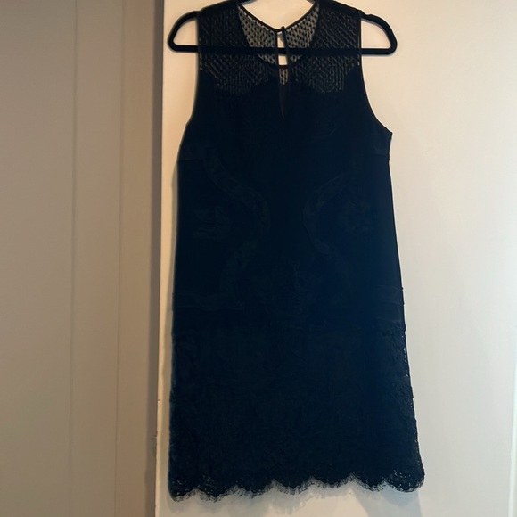 Black lace Diane Von Furstenberg dress.In excellent condition. - Picture 2 of 10